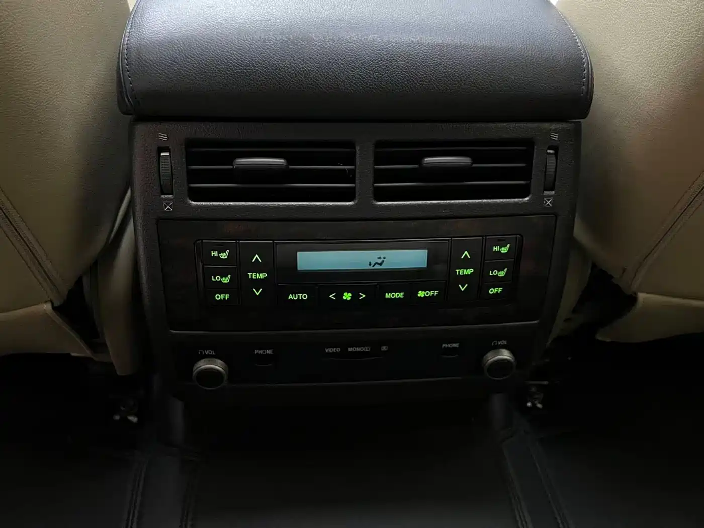 Toyota Land Cruiser 2010 Model 4.7L Automatic VX фото 12