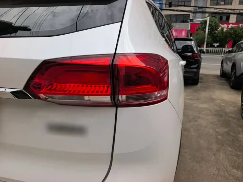 Haval H4 2019 2019 1.5GDIT DCT Ultra Luxury Smart Connect Edition China V