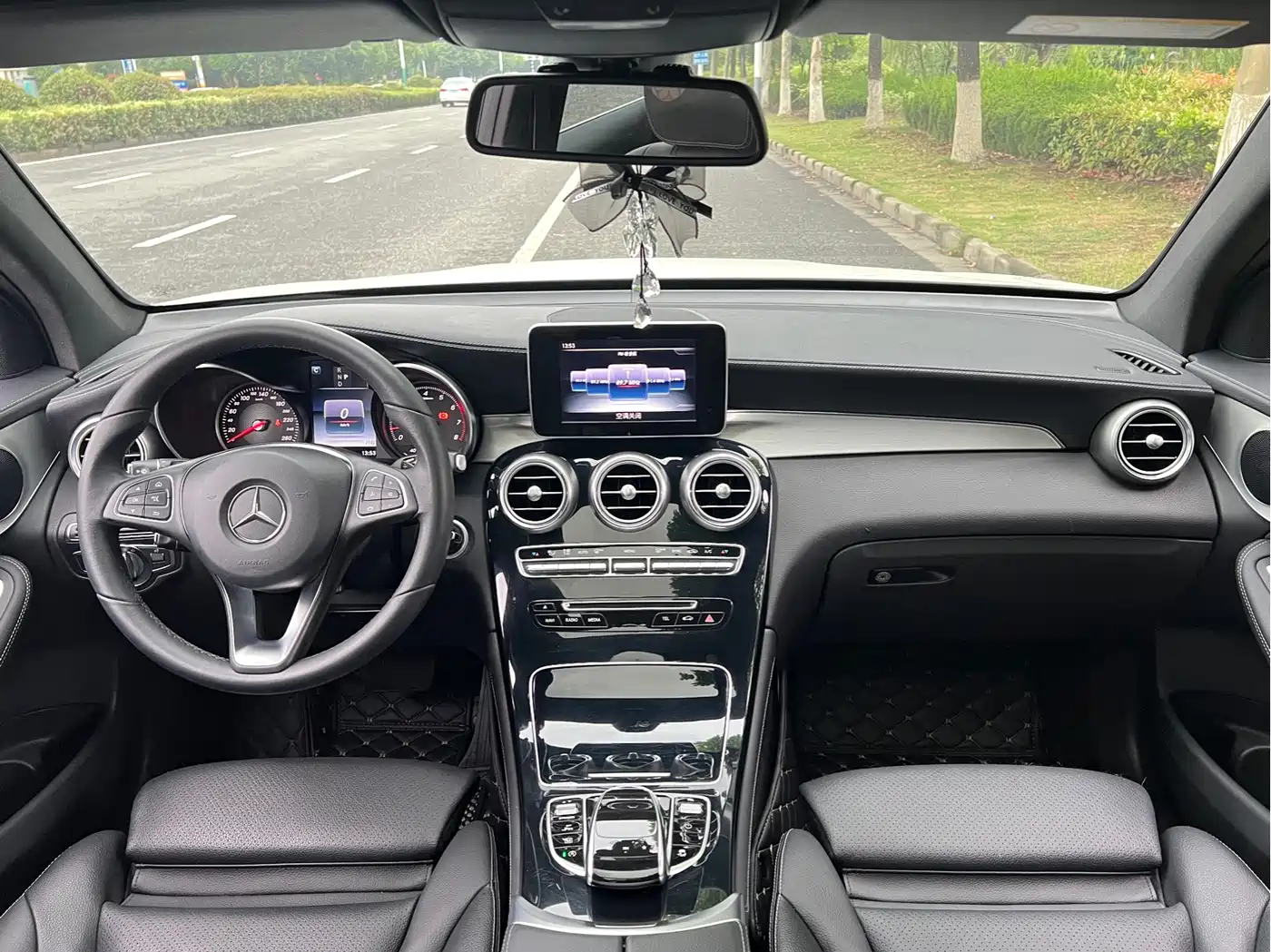 Mercedes-Benz GLC 2017 GLC 200 4MATIC фото 8