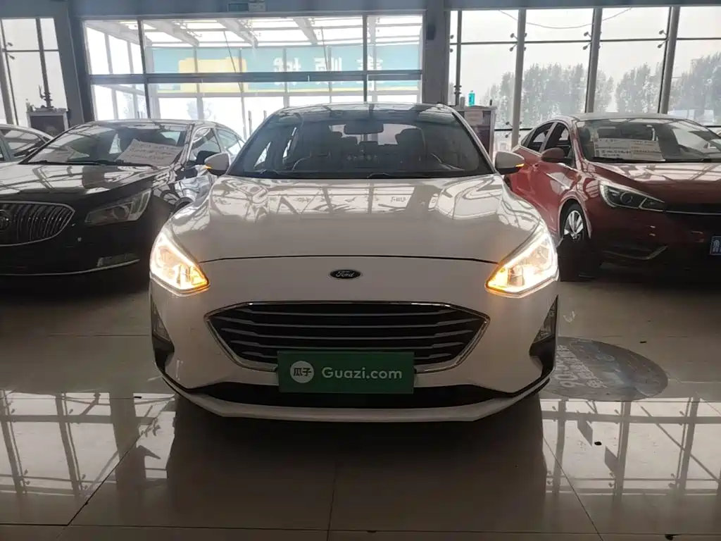 Фото 3 - Ford Focus