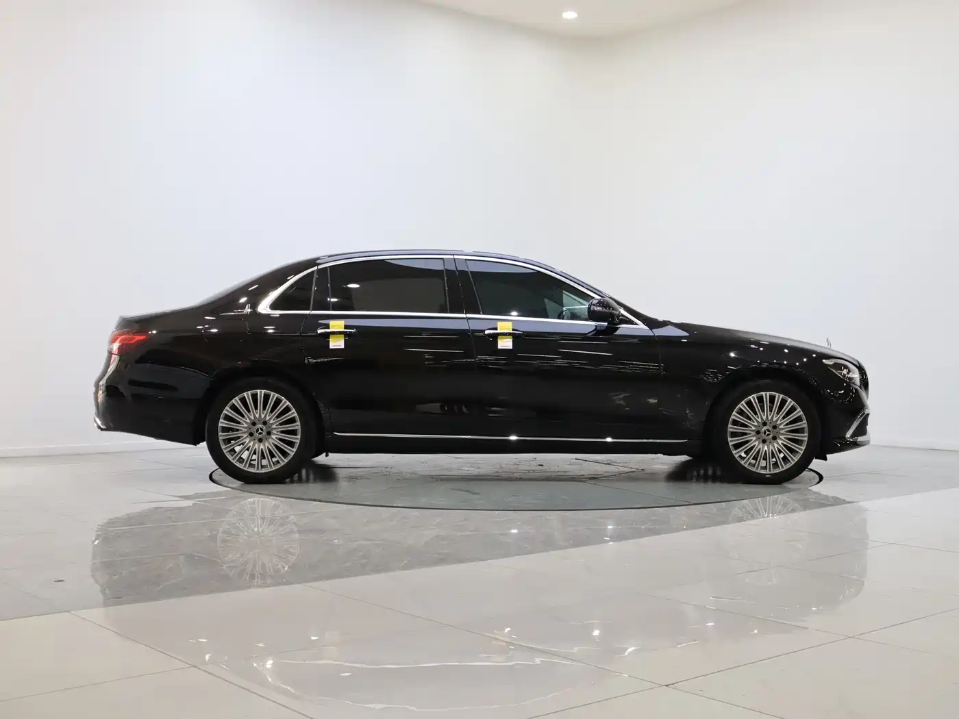 Mercedes-Benz E-Class 2022 Second Facelift E 300 L Fashion фото 8