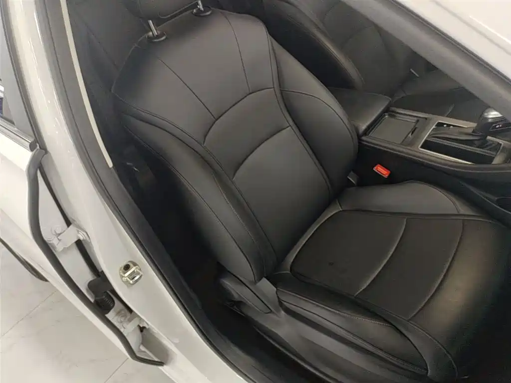 Roewe i5 2025 2023 1.5L CVT Luxury Edition