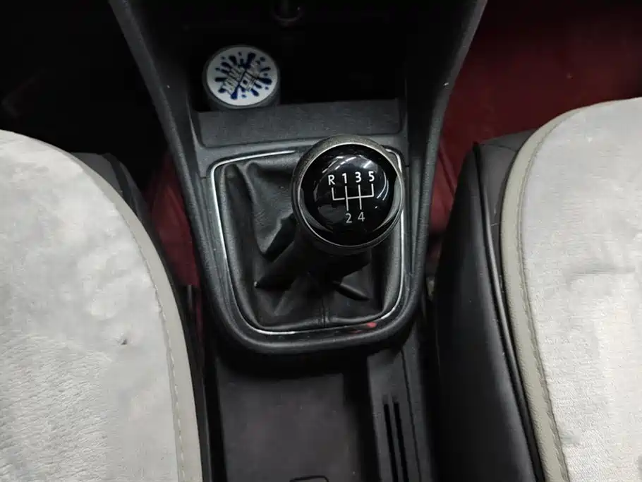 Volkswagen Jetta 2015 Value Edition 1.6L Manual Comfort фото 16