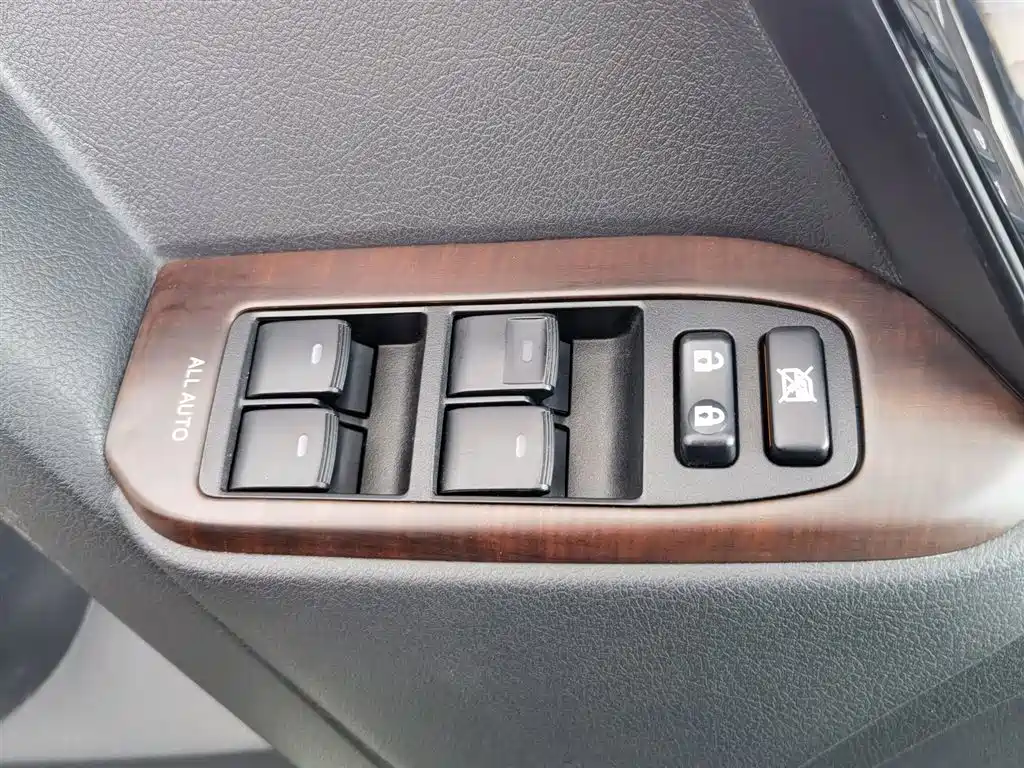 Toyota Prado 2016 3.5L Auto TX-L фото 9