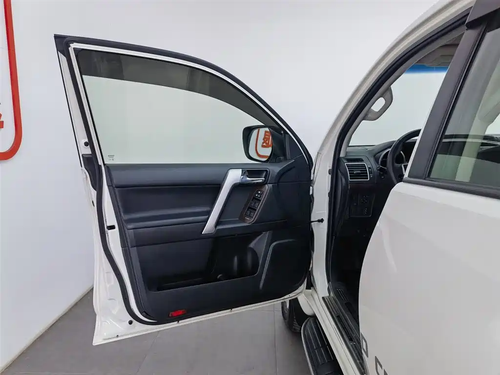 Toyota Prado 2016 3.5L Auto TX-L фото 8
