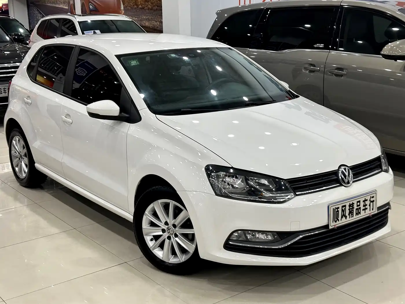 Volkswagen Polo 2014 1.4L Automatic Comfort Edition фото 6