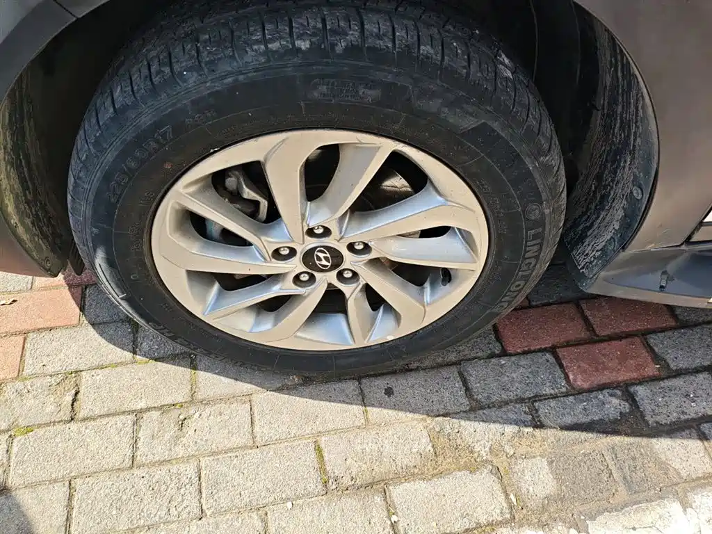 Hyundai Tucson 2018 1.6T DCT 2WD 15th Anniversary Special Edition фото 25