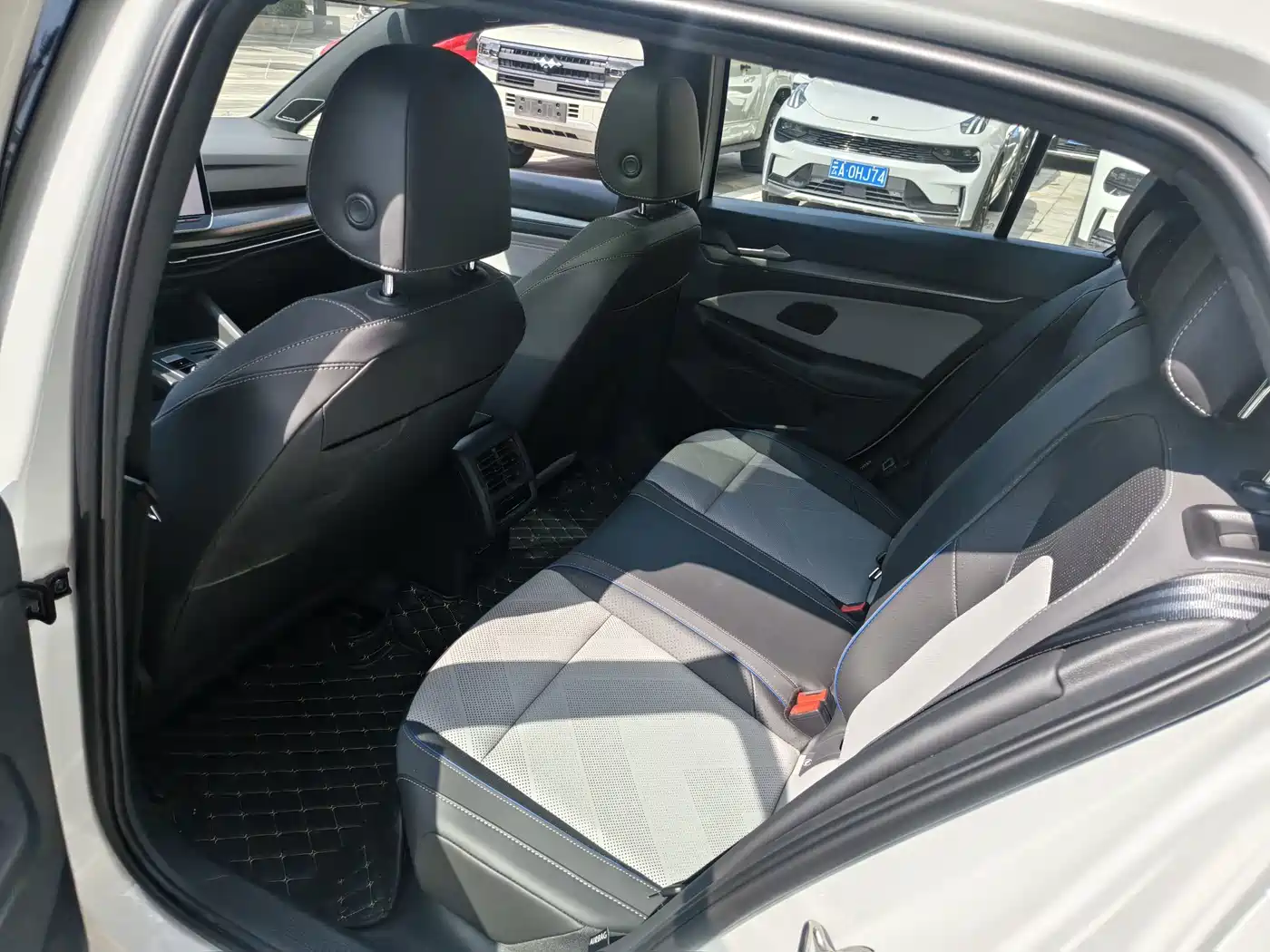 Volkswagen Golf 2025 2025 Facelift 300TSI R-Line