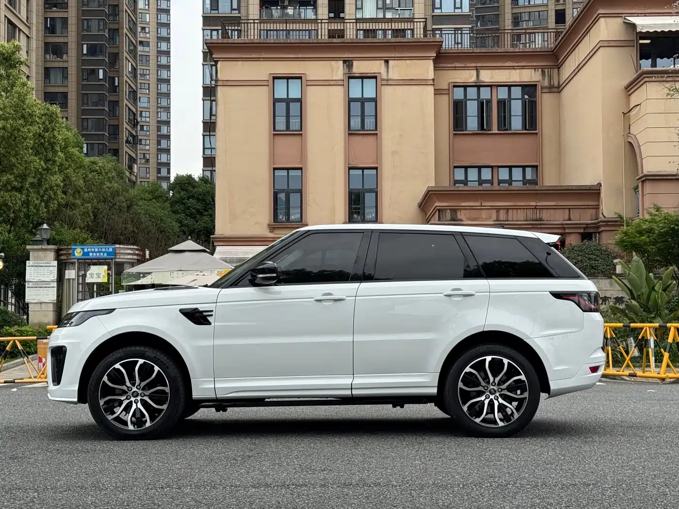 Land Rover Range Rover Sport 2017 3.0 SC V6 HSE фото 16