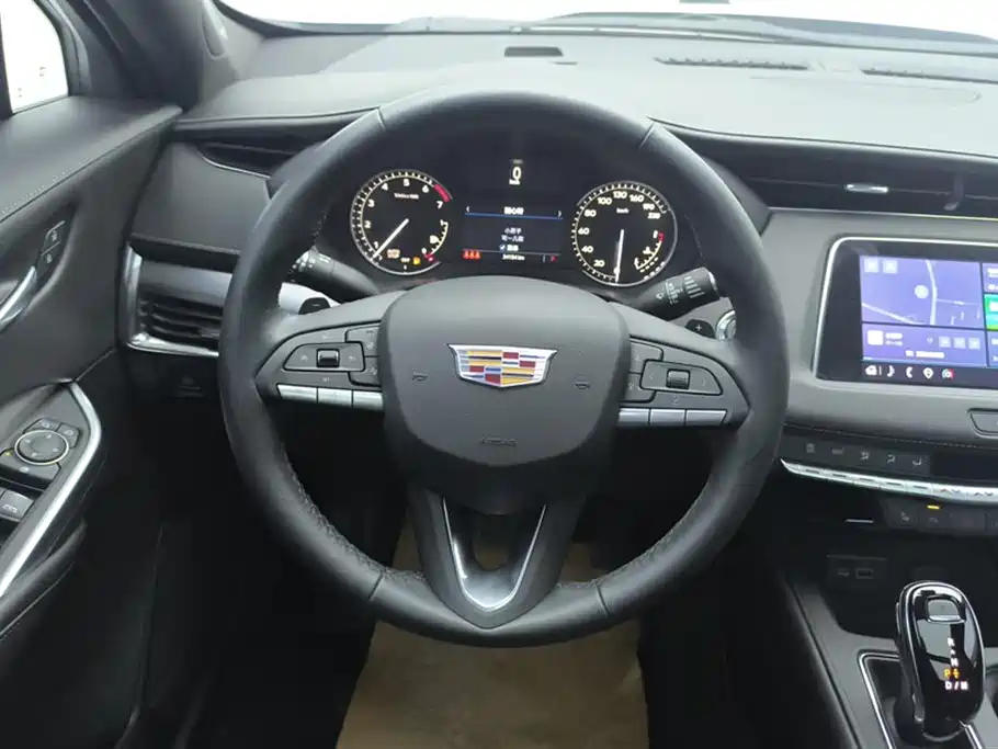 CADILLAC XT4