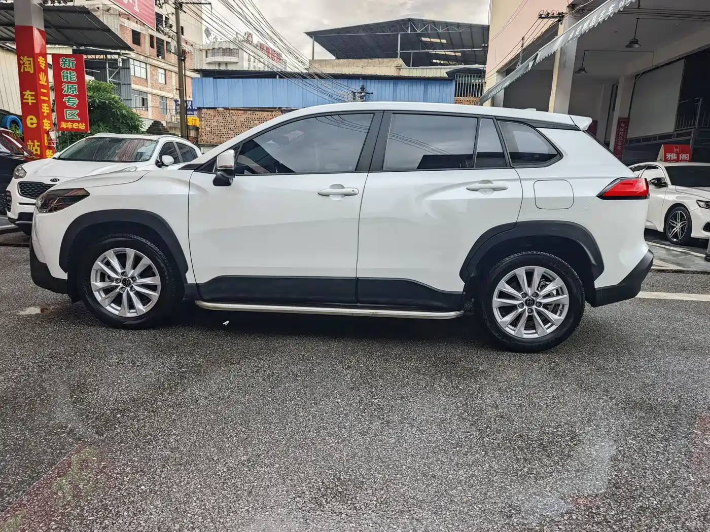 Toyota Corolla Cross 2022 2.0L Premium Edition фото 8