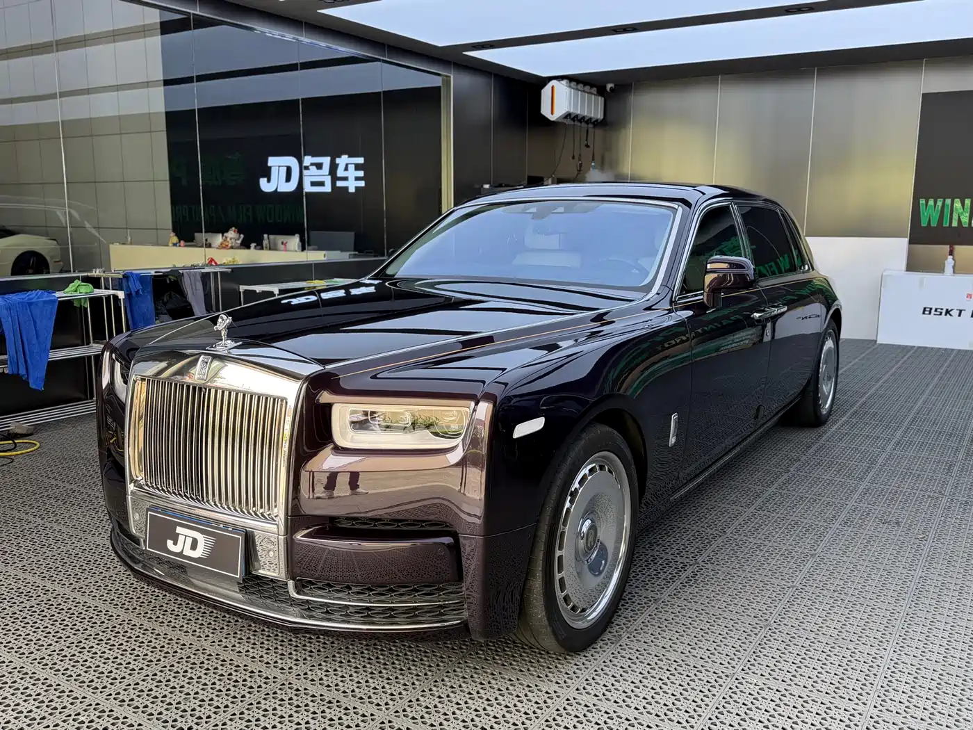 Rolls-Royce Phantom 2018 6.7T Long Wheelbase Version