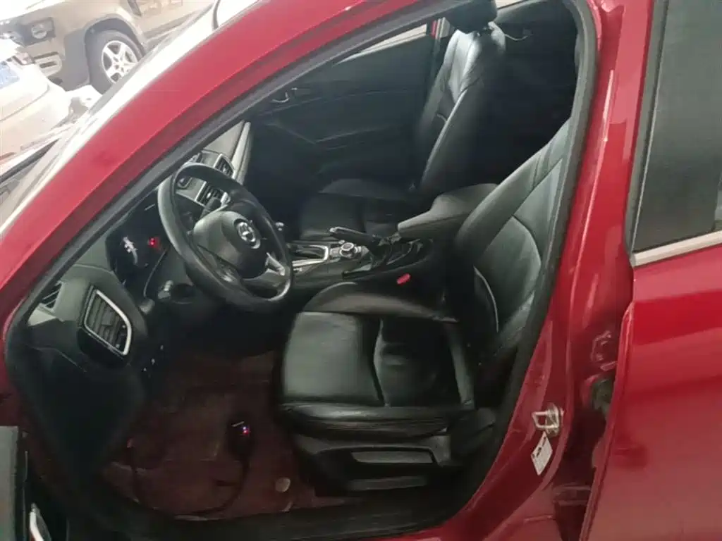 Фото 15 - Mazda Mazda 3
