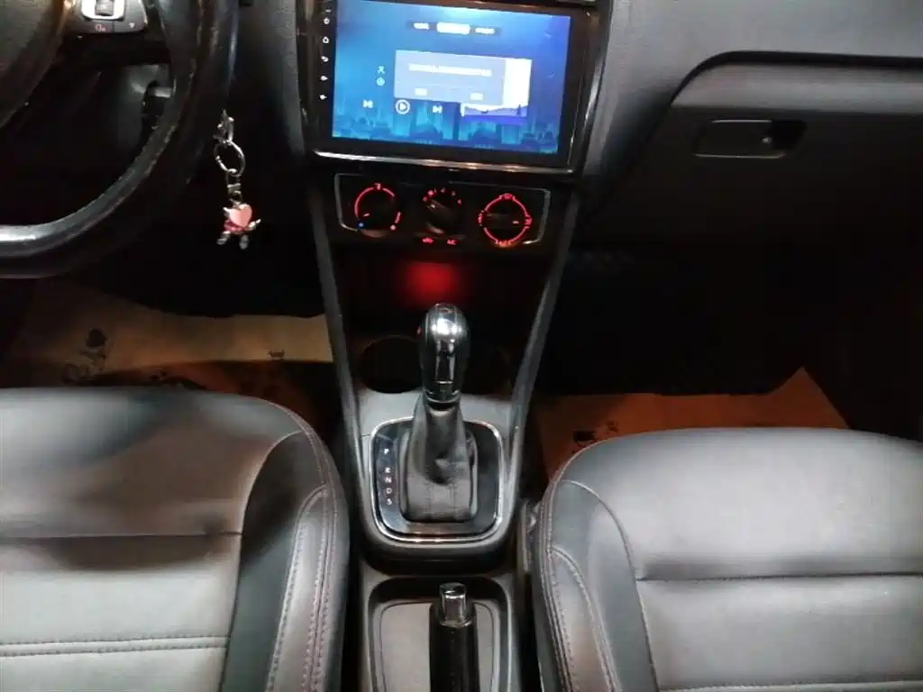 Volkswagen Polo 2016 1.6L Automatic Comfort фото 14