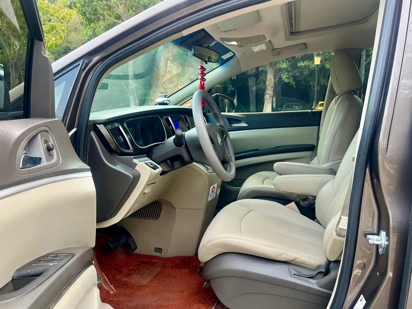 Фото 9 - Buick GL8