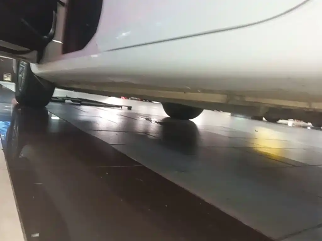 Фото 22 - Geely Emgrand