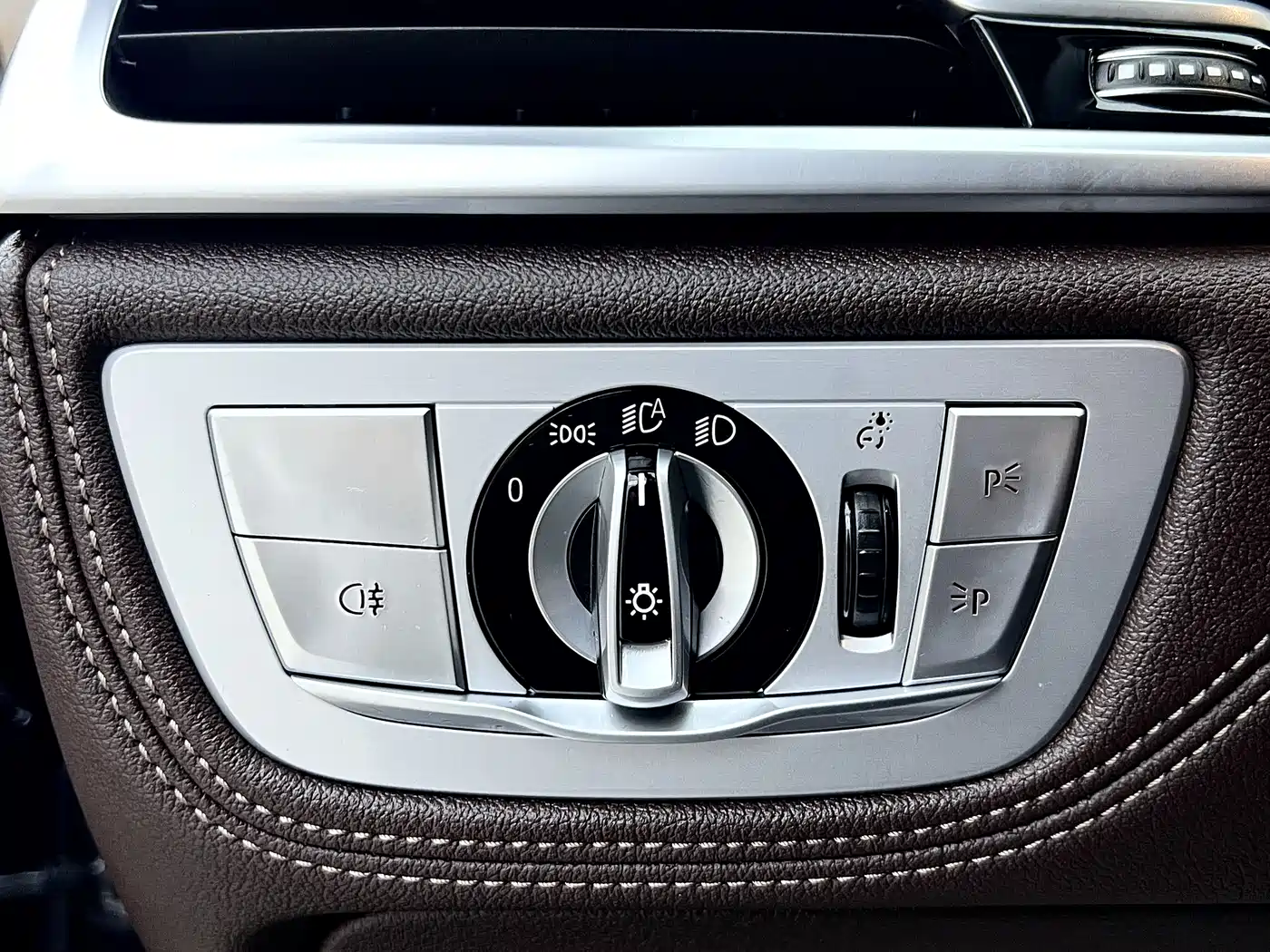 BMW 7 Series 2021 Model 730Li M Sport Package фото 14