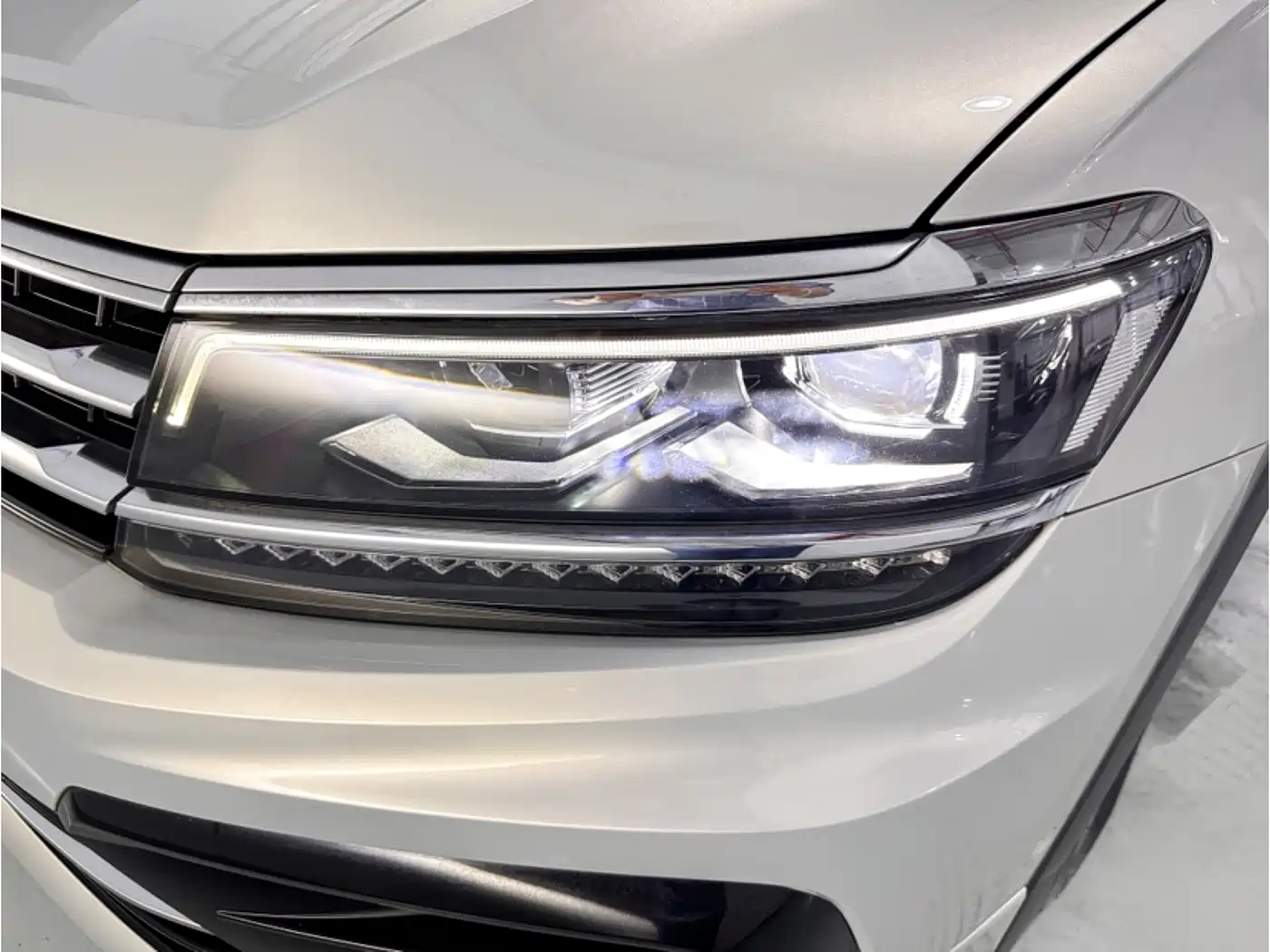 Volkswagen Tiguan L 2020 330TSI Auto 2WD R-Line Flagship China VI фото 15