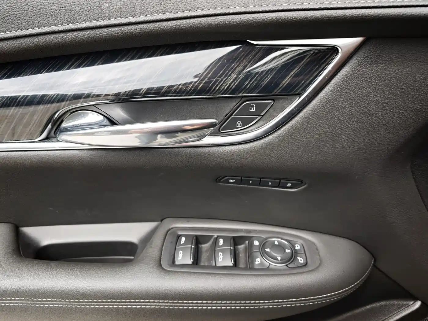 Cadillac XT6 2022 2.0T 6-Seater 2WD Luxury Edition фото 9