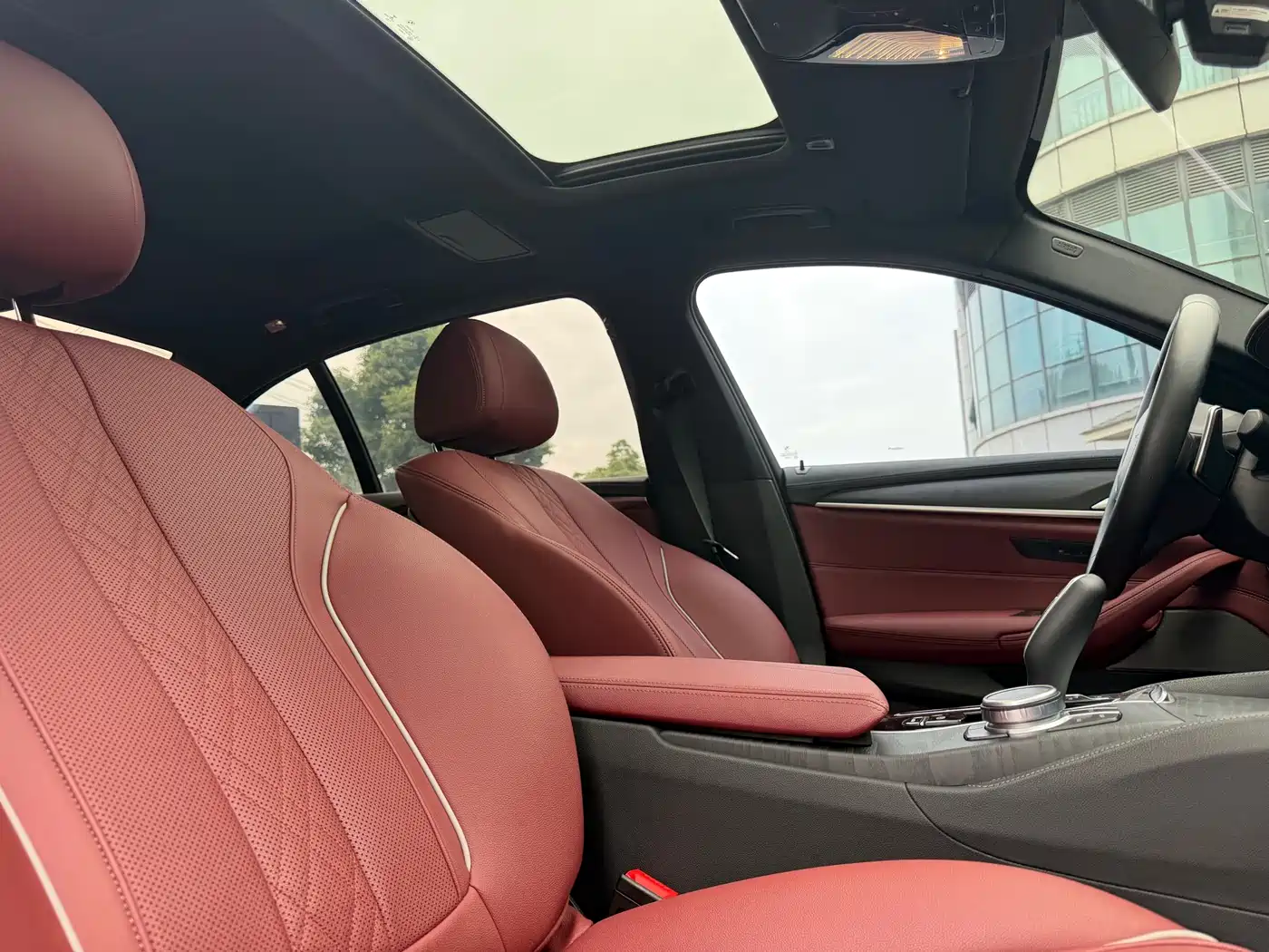 BMW 5 Series 2022 530Li Leading M Sport Package фото 13