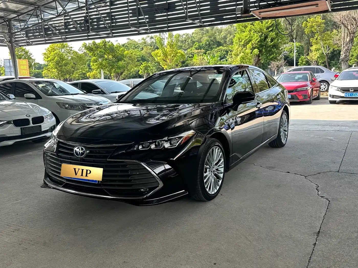 صورة 1 - Toyota Avalon