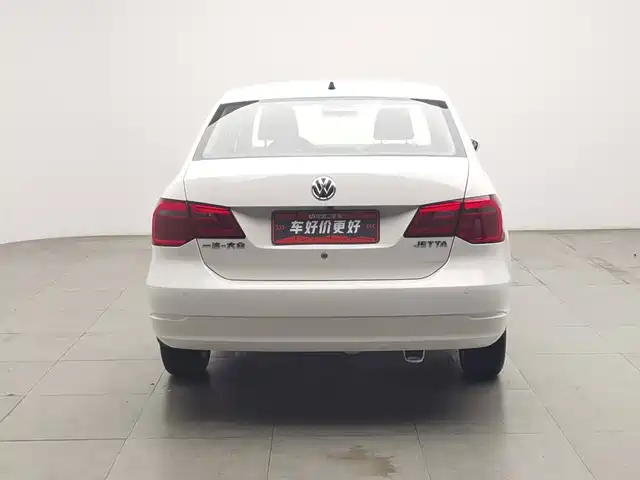 Volkswagen Jetta 2015 1.6L Manual Comfort — фото 4
