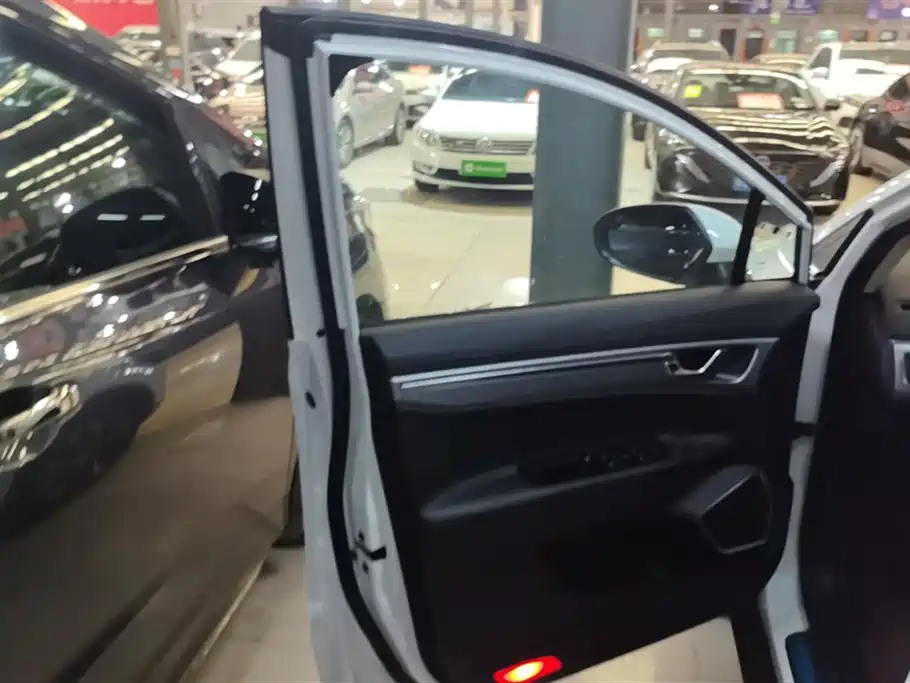 GEELY AUTOMOBILE EMGRAND GS