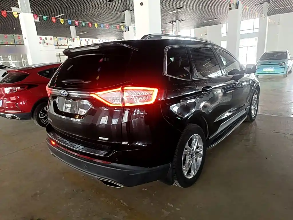 Фото 7 - Ford Edge