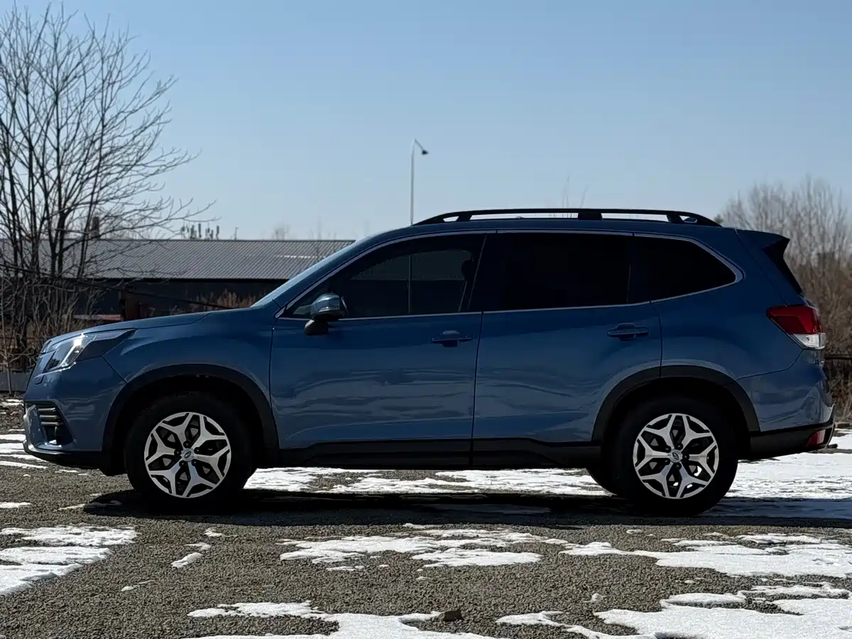Subaru Forester 2022 2.0i AWD Luxury Edition фото 3