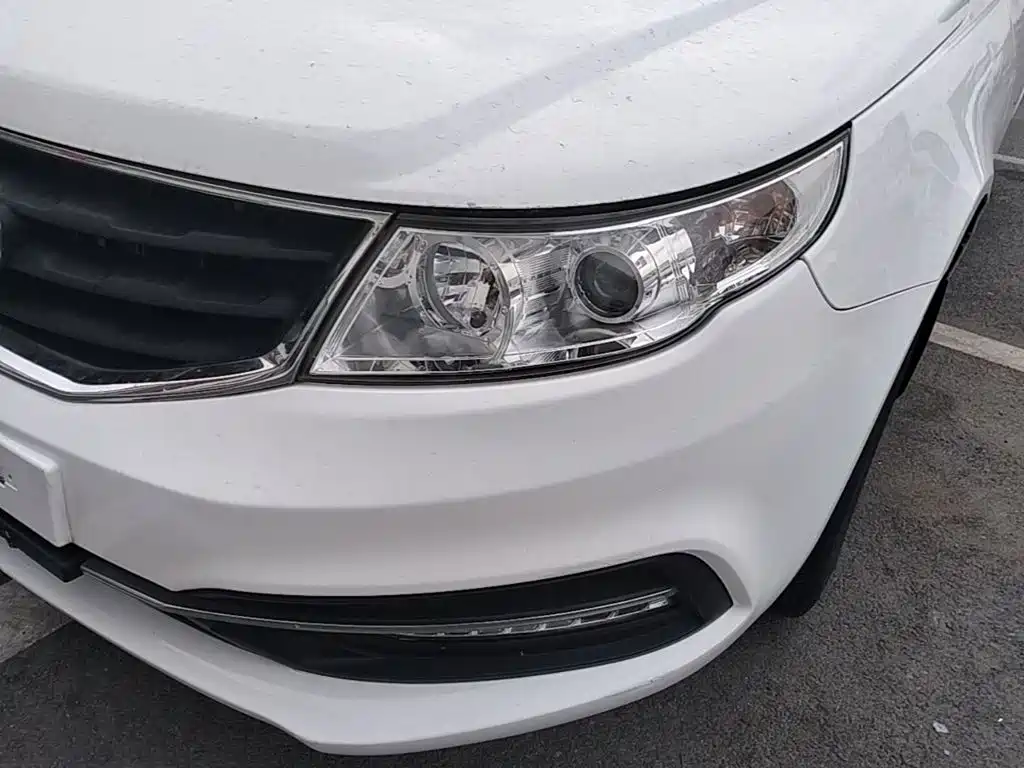 Фото 24 - Geely Vision