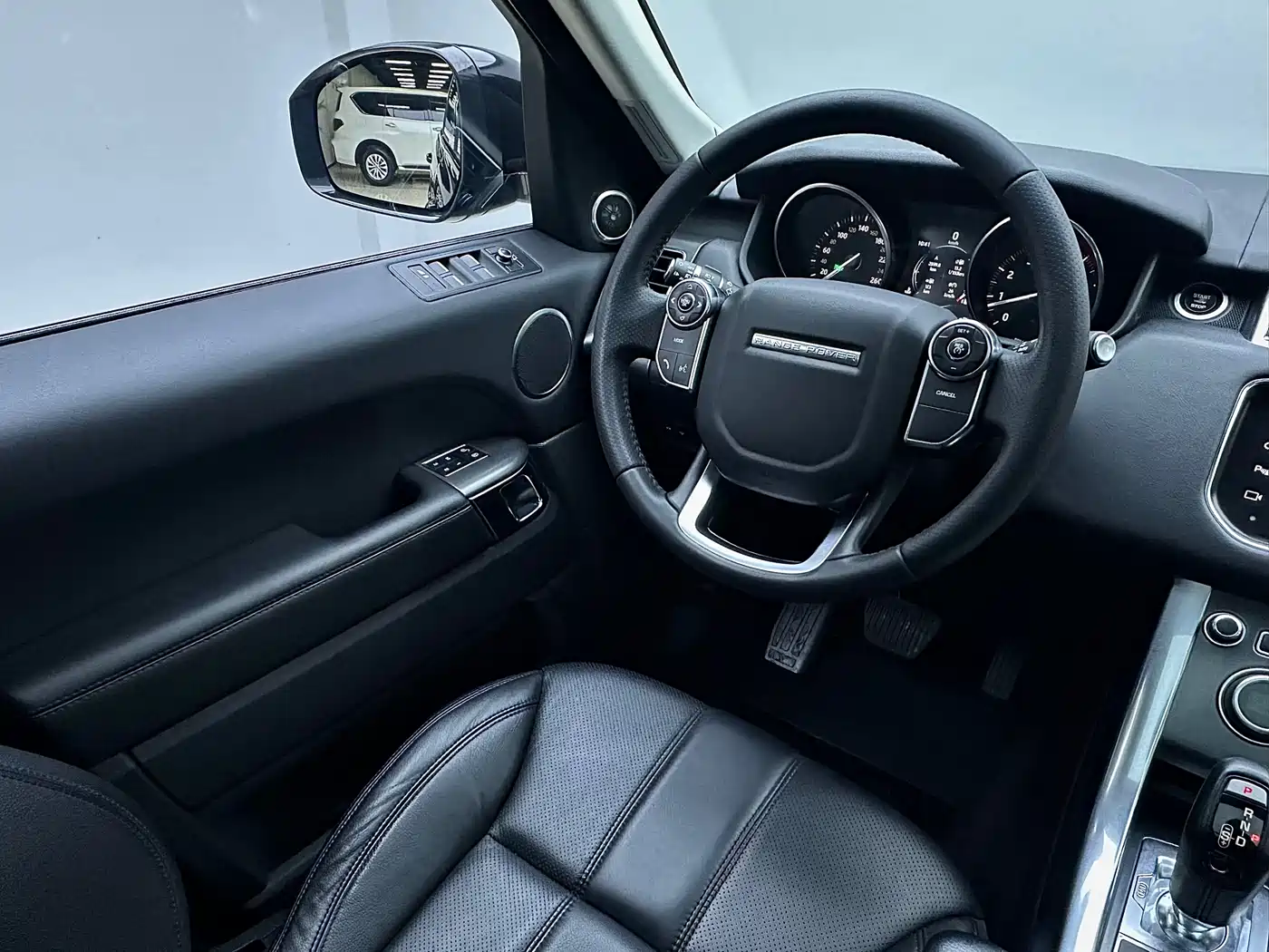 Land Rover Range Rover Sport 2016 Model 3.0 SC V6 SE фото 7