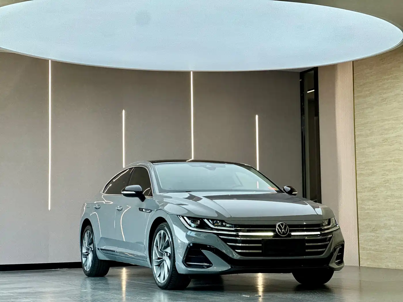 Volkswagen FAW-Volkswagen CC 2021 380TSI Eye-catching Edition 30th Anniversary фото 3