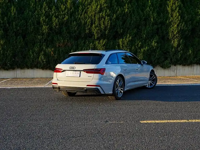 Photo 8 - Audi A6 (Import)