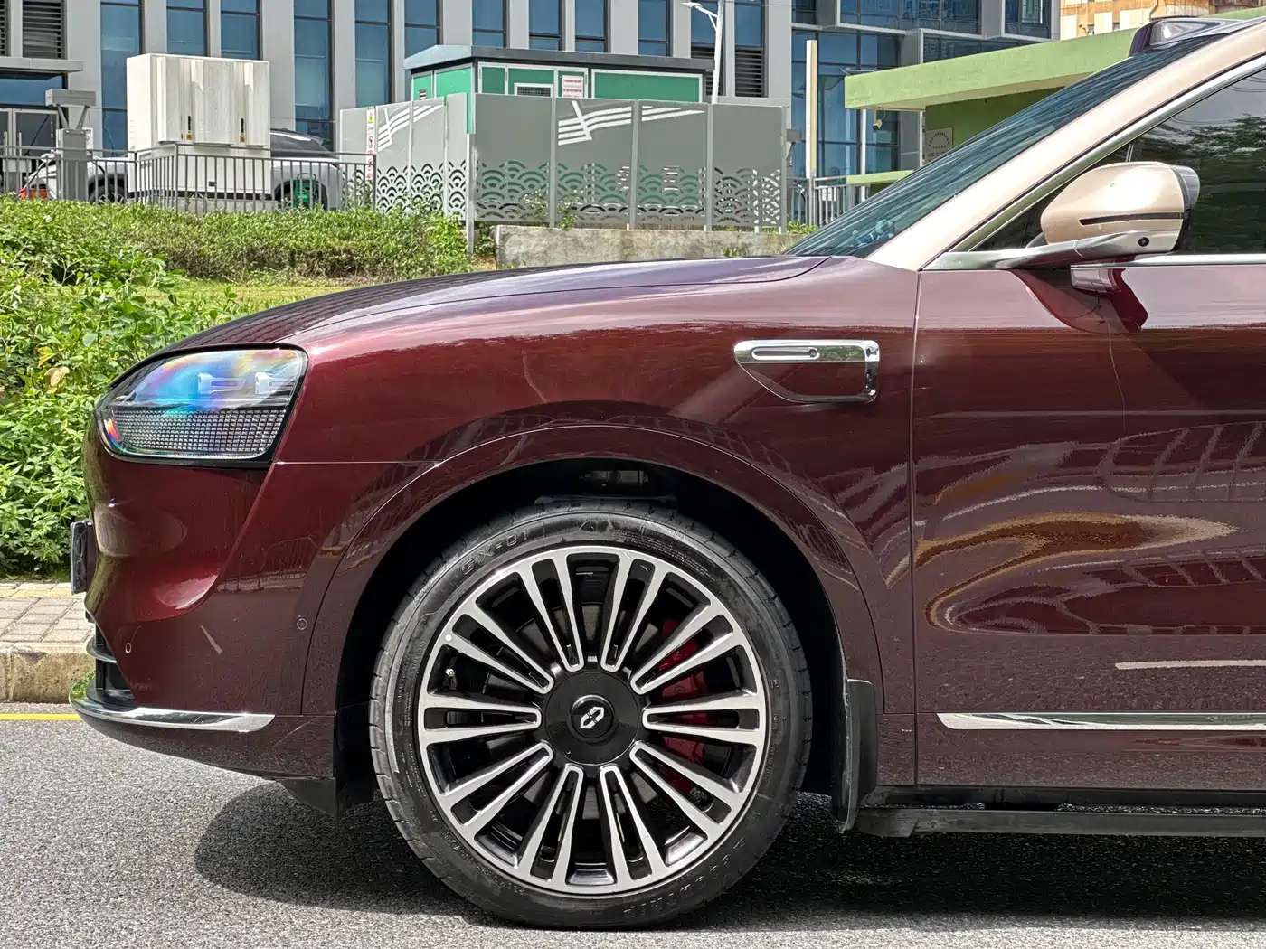 AITO Wenjie AITO M9 2025 Extended Range Max 52kWh 6-Seater фото 28