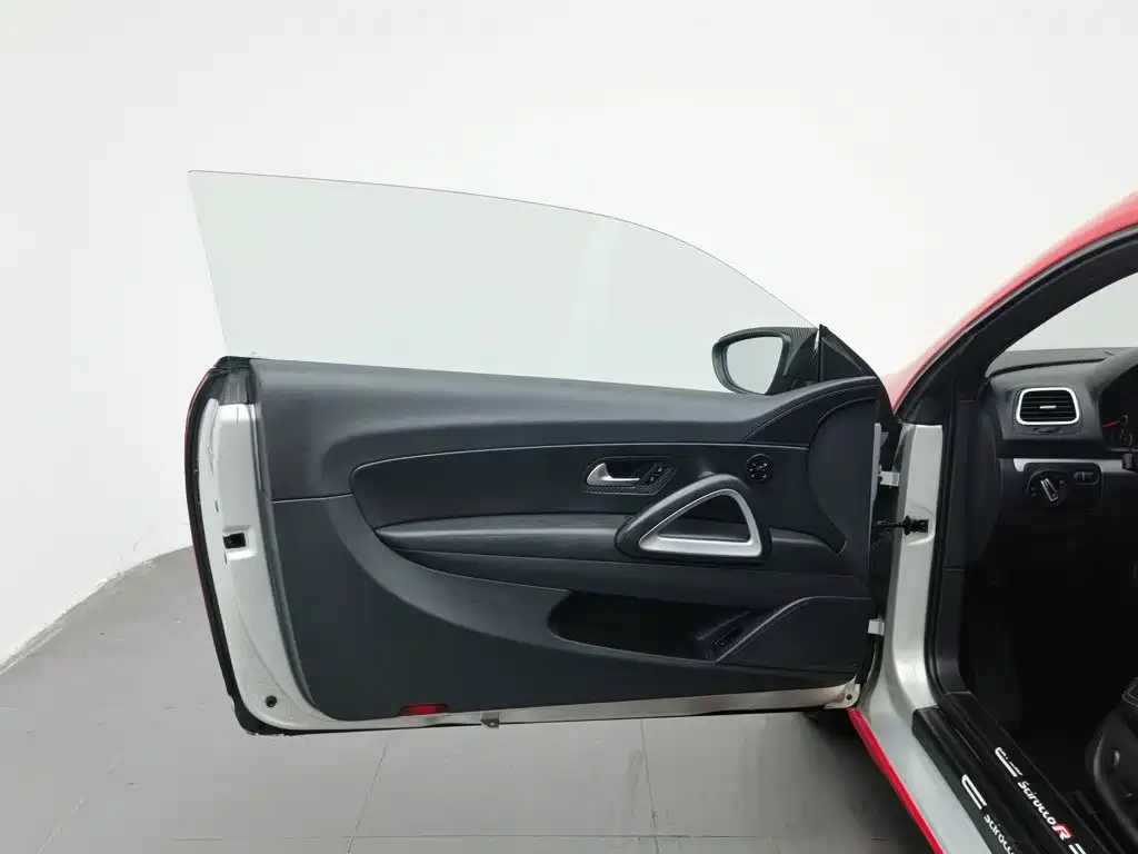 Volkswagen Scirocco 2012 2011 2.0TSI Luxury