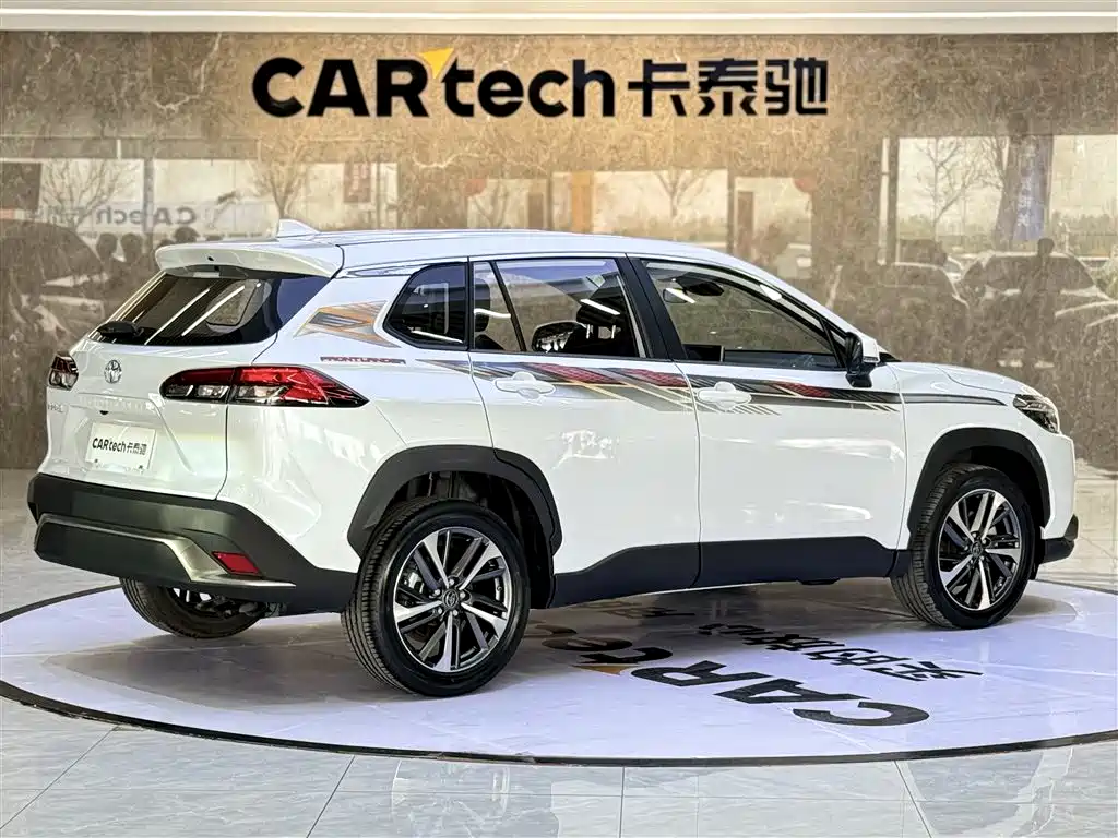 Toyota Frontlander 2022 2.0L CVT Luxury PLUS Edition фото 5