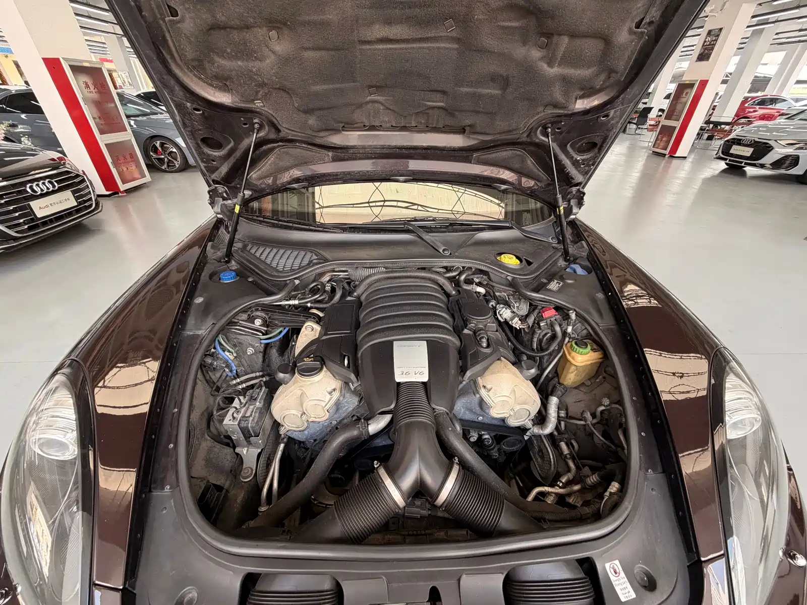 Photo 19 - Porsche Panamera