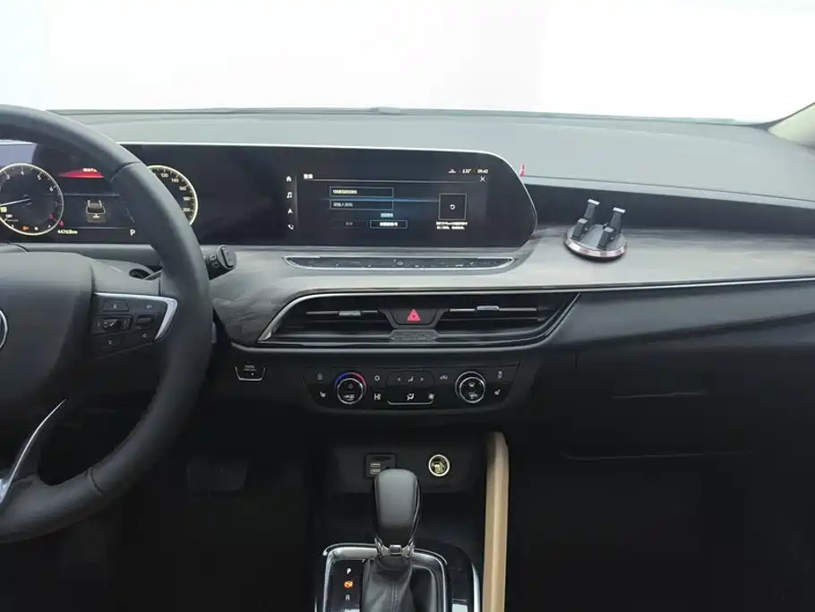 Photo 13 - Buick GL6