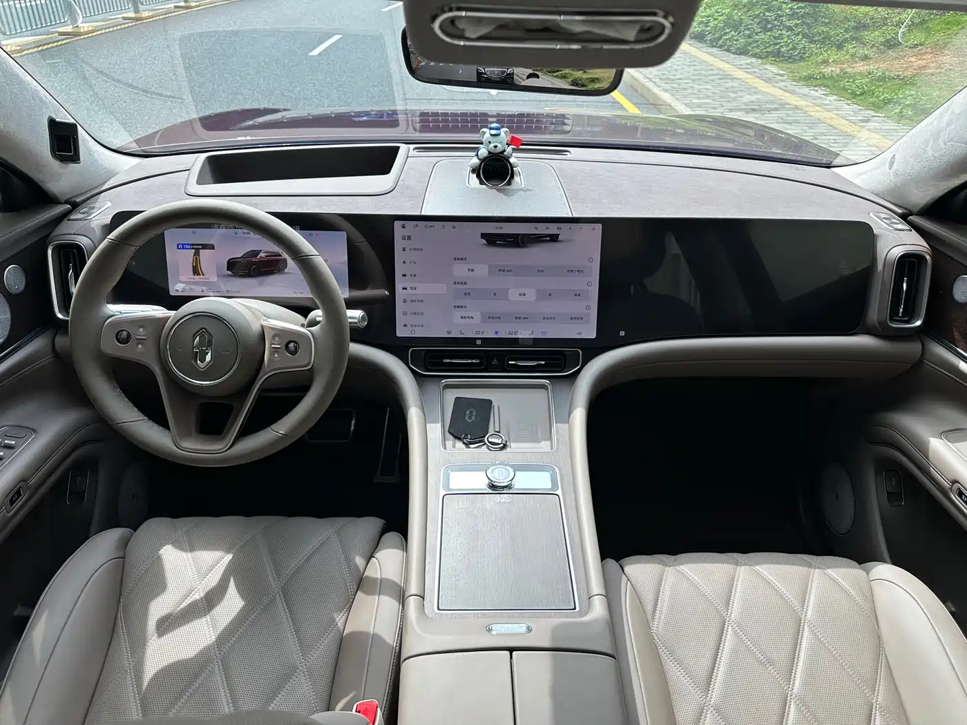 AITO Wenjie AITO M9 2025 Extended Range Max 52kWh 6-Seater фото 13