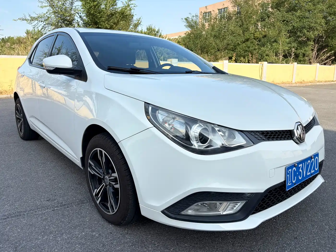 MG MG5 2014 2012 1.5L Automatic Luxury Edition