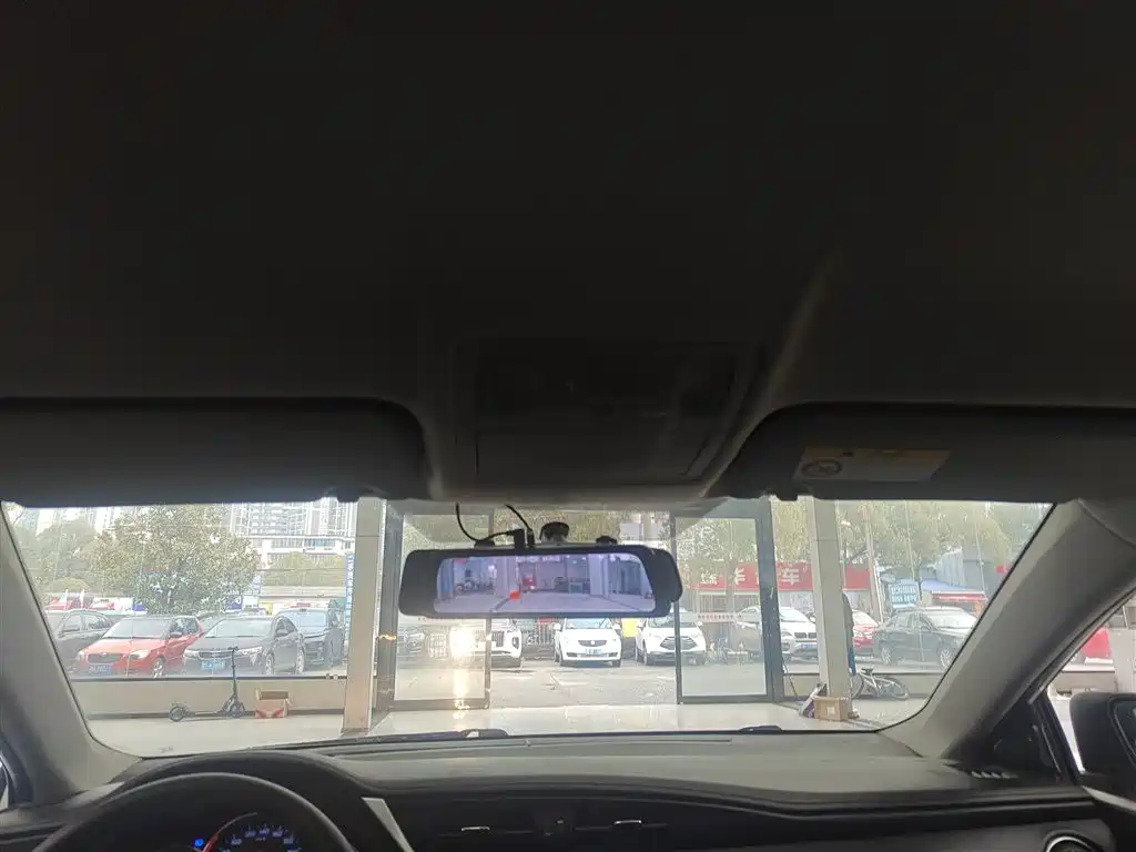 Toyota Corolla 2017 Facelift 1.2T S-CVT GL фото 14