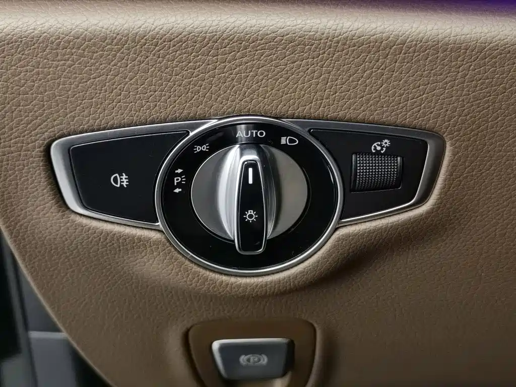 Mercedes-Benz E-Class, миниатюра 21