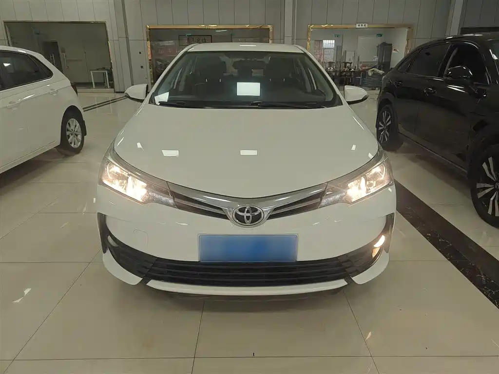 Toyota Corolla 2017 Facelift 1.2T S-CVT GL фото 3