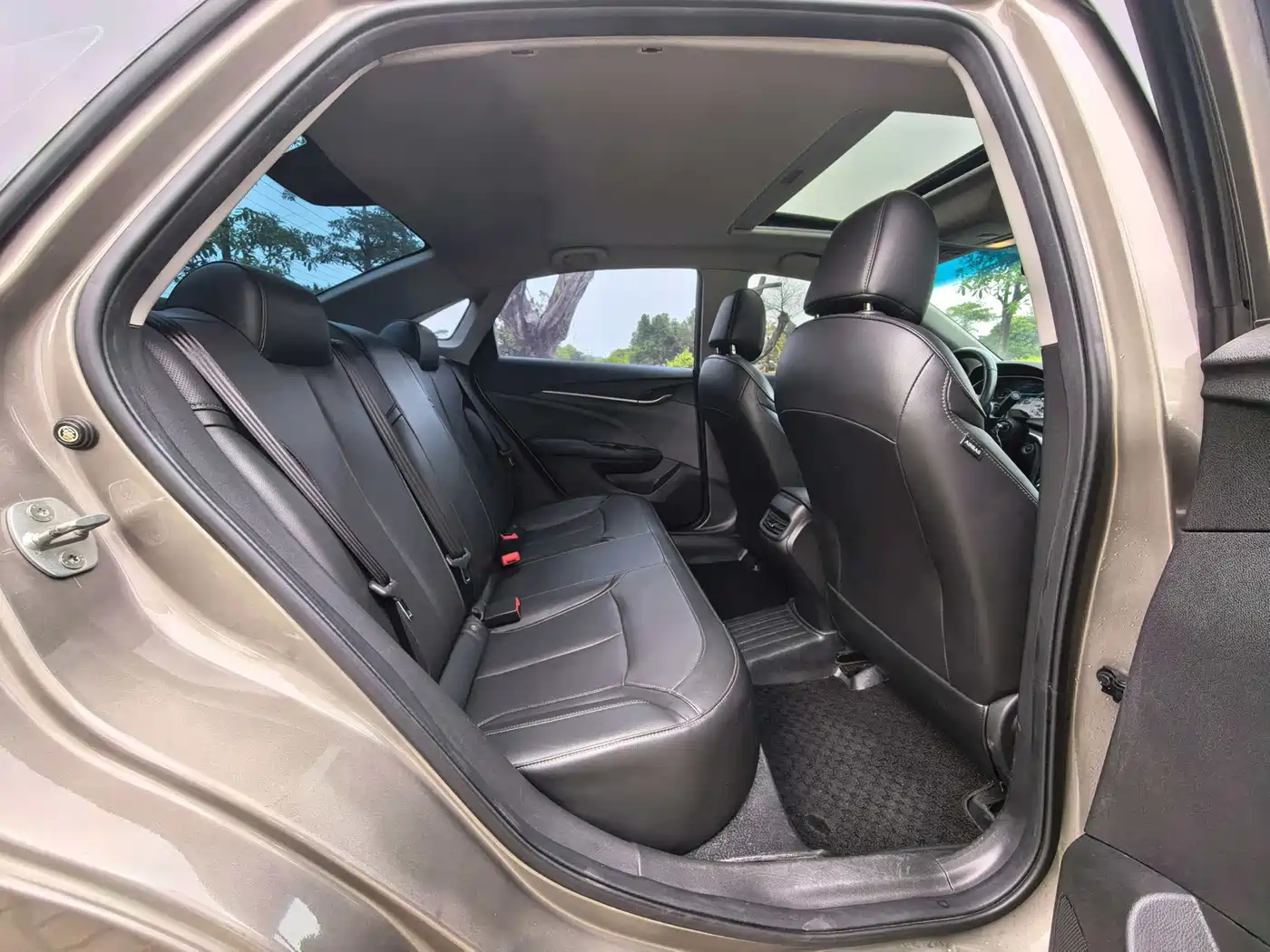 Photo 9 - Buick Excelle