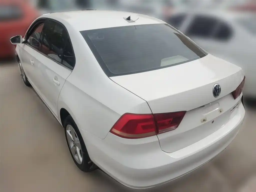 Volkswagen Santana 2015 1.6L Automatic Comfort Edition фото 9