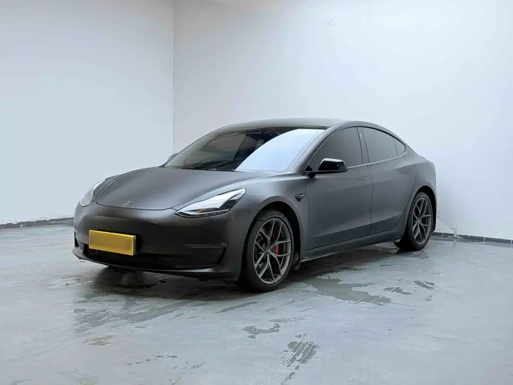 Фото 1 - Tesla Model 3