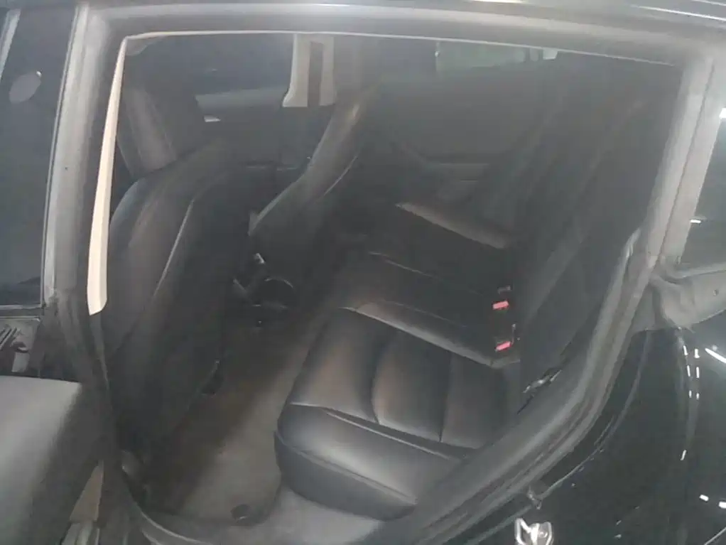 Photo 17 - Tesla Model 3