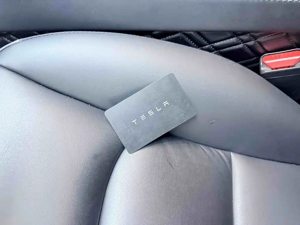 Фото 9 - Tesla Model 3