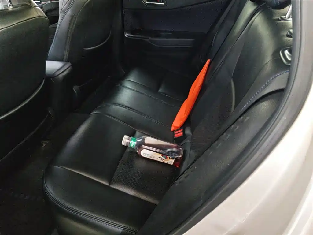 Toyota C-HR EV 2020 Luxury Sunroof Edition фото 17