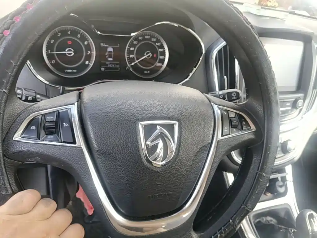 Baojun 560 2015 2015 1.8L Manual Elite